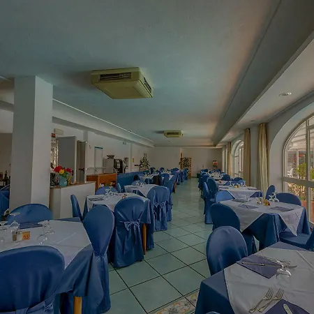 Parco Cartaromana Hotel