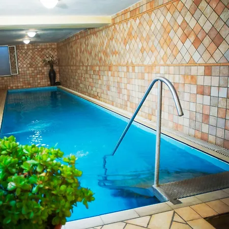 Hotel Parco Cartaromana 3*