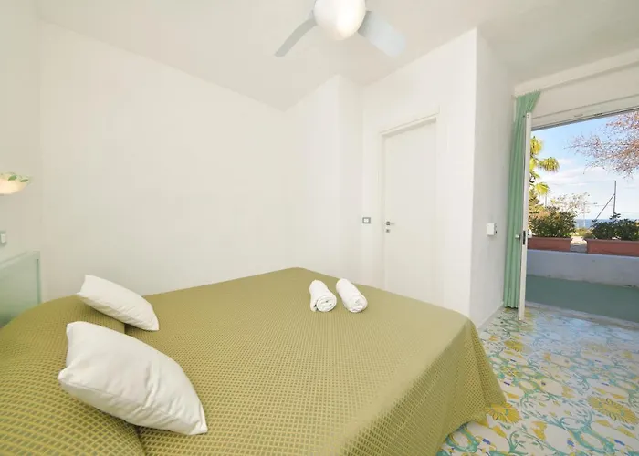 Hotel Parco Cartaromana 3*