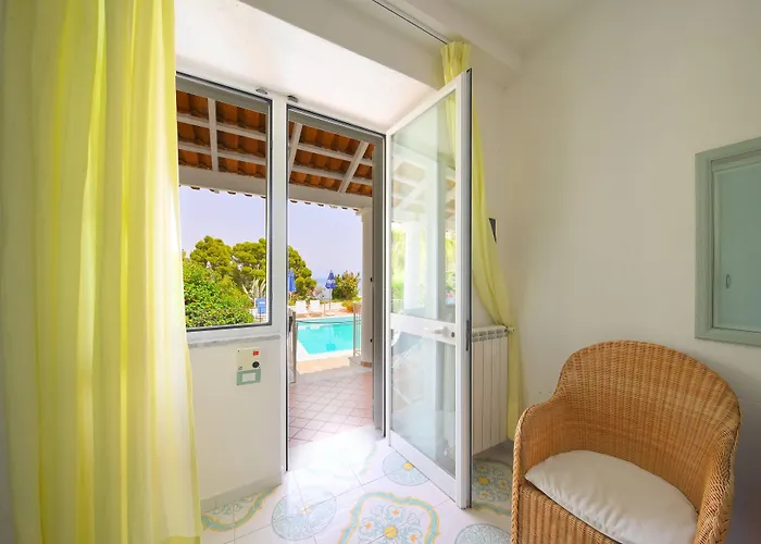 Hotel Parco Cartaromana Ísquia