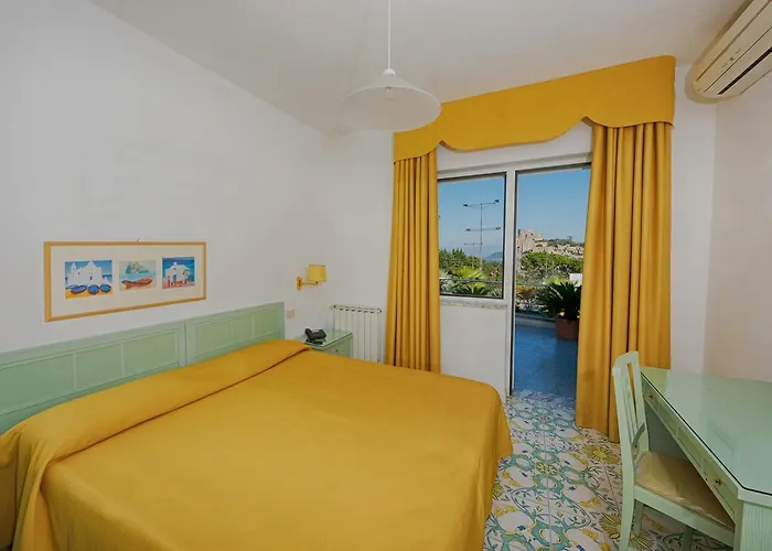 Hotel Parco Cartaromana 3*