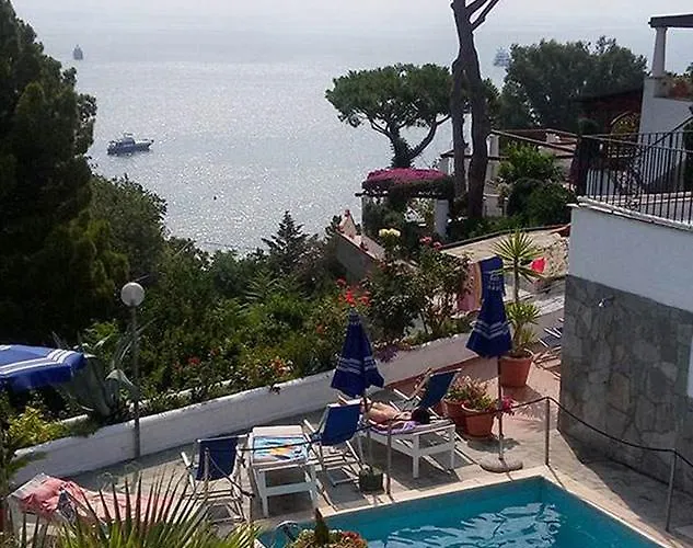 Parco Cartaromana 3* Ísquia