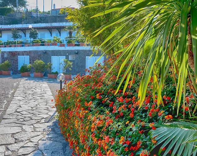 Parco Cartaromana Hotel