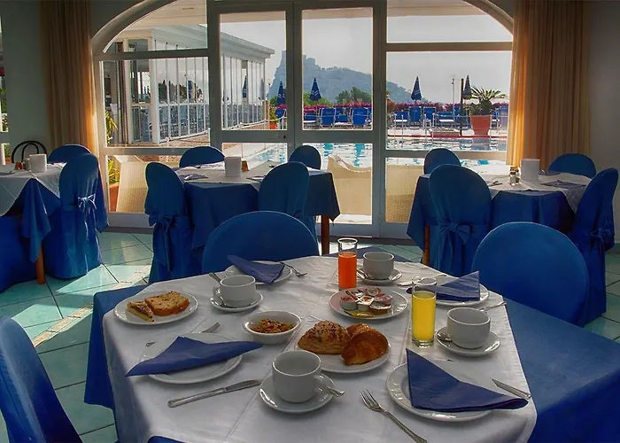 Parco Cartaromana 3*